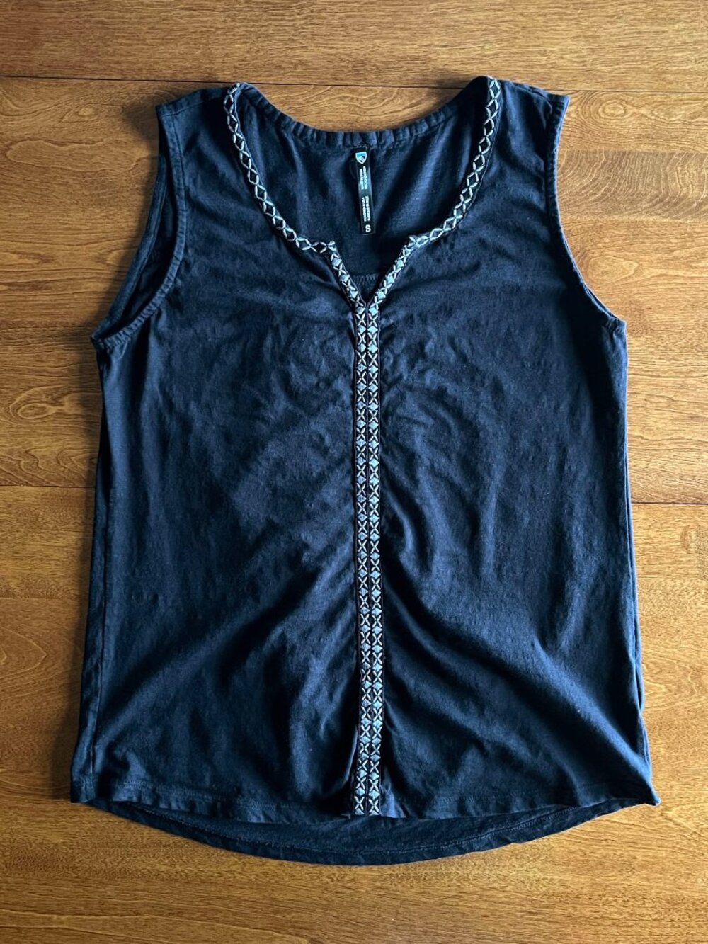 Kuhl black embroidered-edge organic tank top S